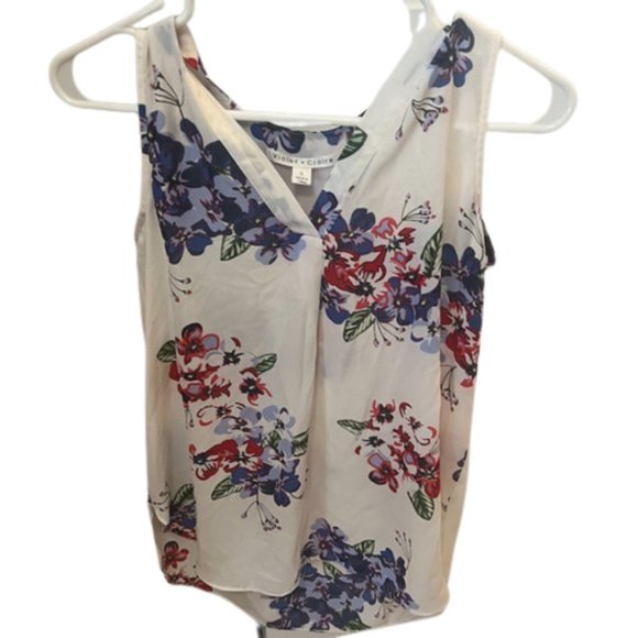 Violet & Claire Tops - Violet and Claire V-neck Sleeveless Blouse Size Small